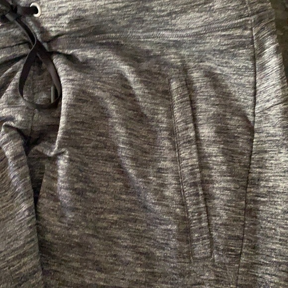 athleta grey joggers with pockets - Picture 4 of 5